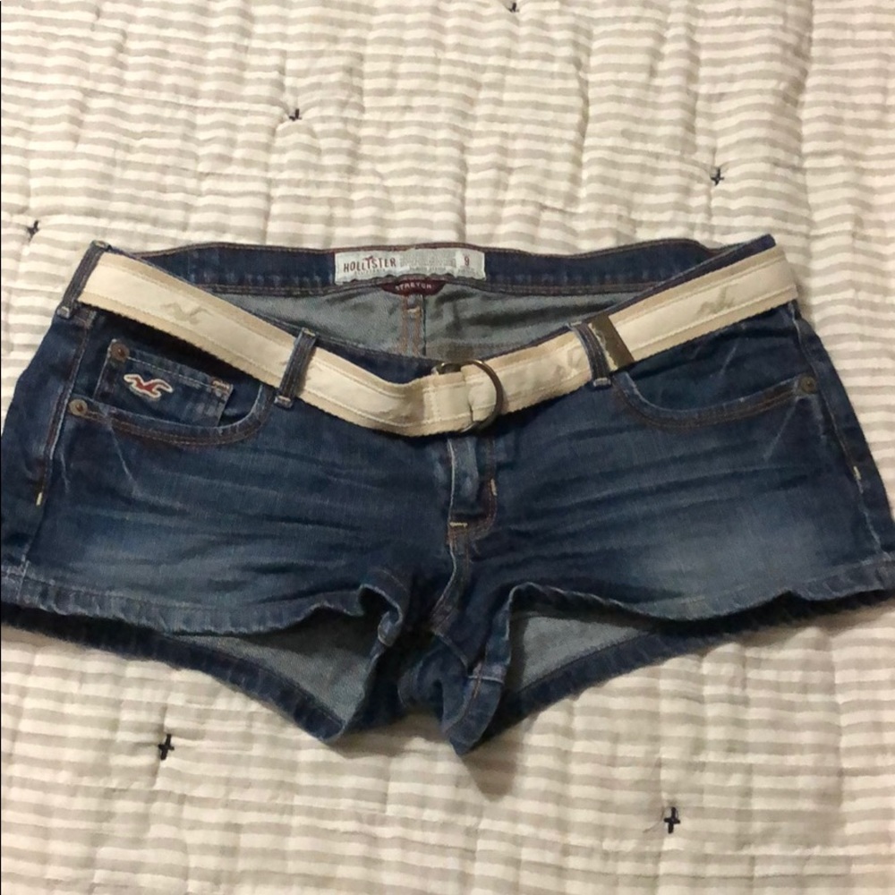 Hollister size 9 stretch shorts